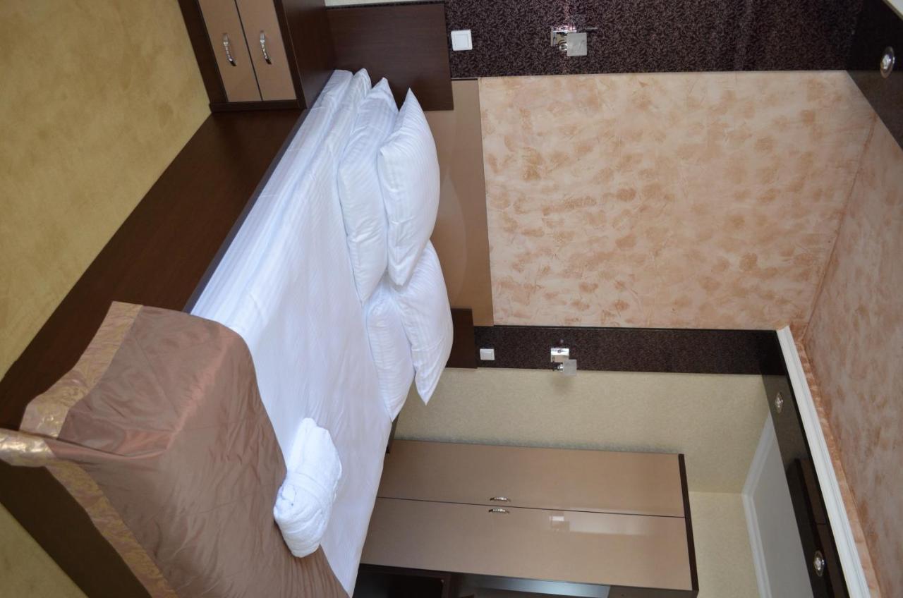 Mereke Hotel Ust-Kamenogorsk Exterior photo