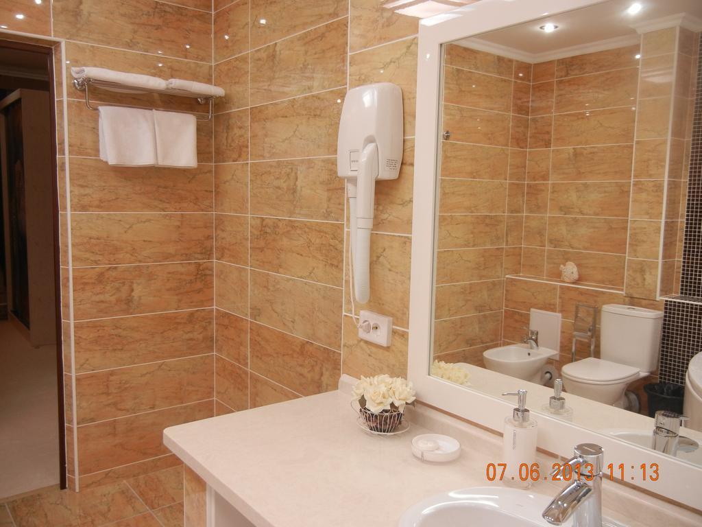 Mereke Hotel Ust-Kamenogorsk Room photo
