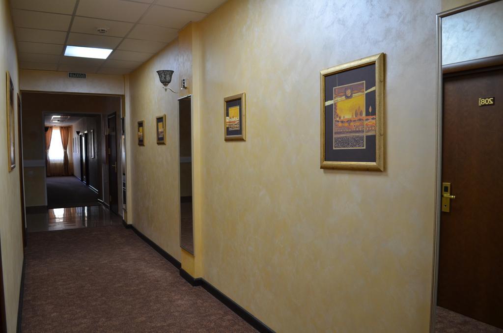 Mereke Hotel Ust-Kamenogorsk Exterior photo