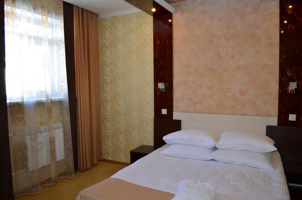 Mereke Hotel Ust-Kamenogorsk Room photo