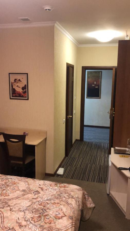 Mereke Hotel Ust-Kamenogorsk Exterior photo